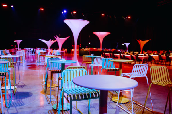Soirée colorée à l’espace Carat !